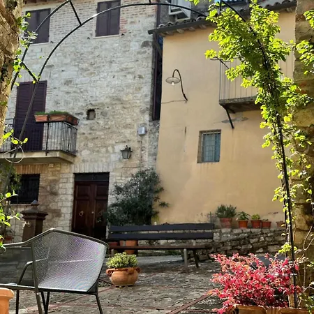 La Piazzetta Del Borgo - Bianchini * Todi