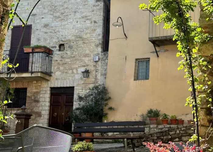 La Piazzetta Del Borgo - Bianchini * Todi